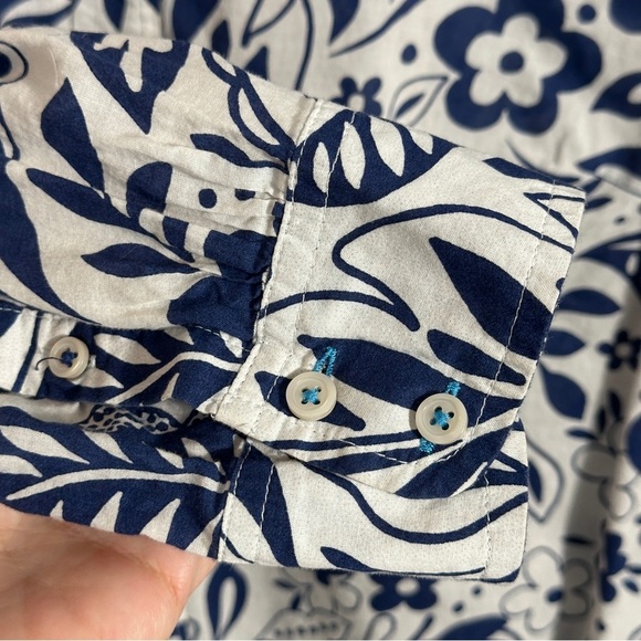Talbots Med. Petite 100% gauzy cotton, floral, spring, loose, flowy - Picture 6 of 8